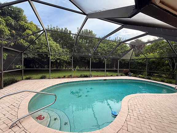 3rd image of 161 Pebble Beach Cir