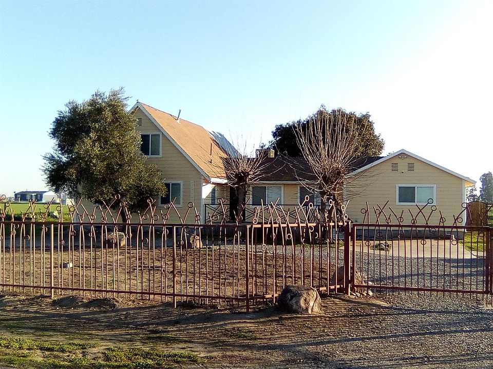 1st image of 23881 3rd Ave