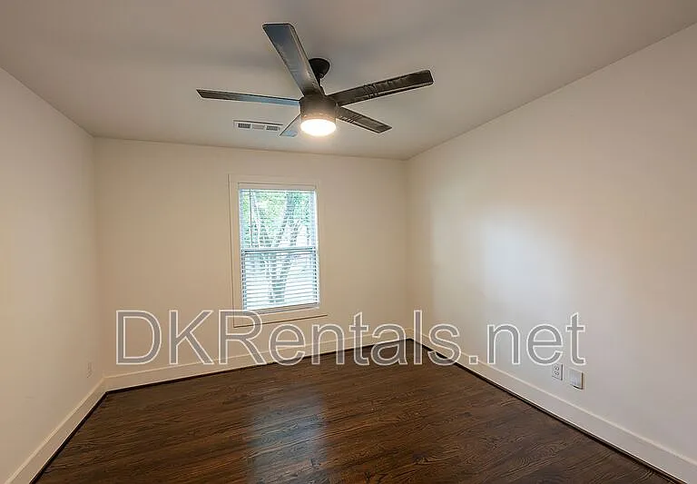 737 Helen St NW — Photo 23