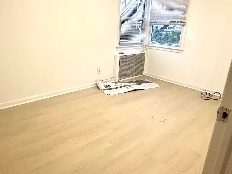 335 Cochran Pl #1 — Photo 8