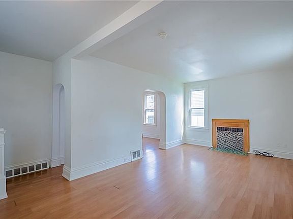 3rd image of 135 Madison Ave