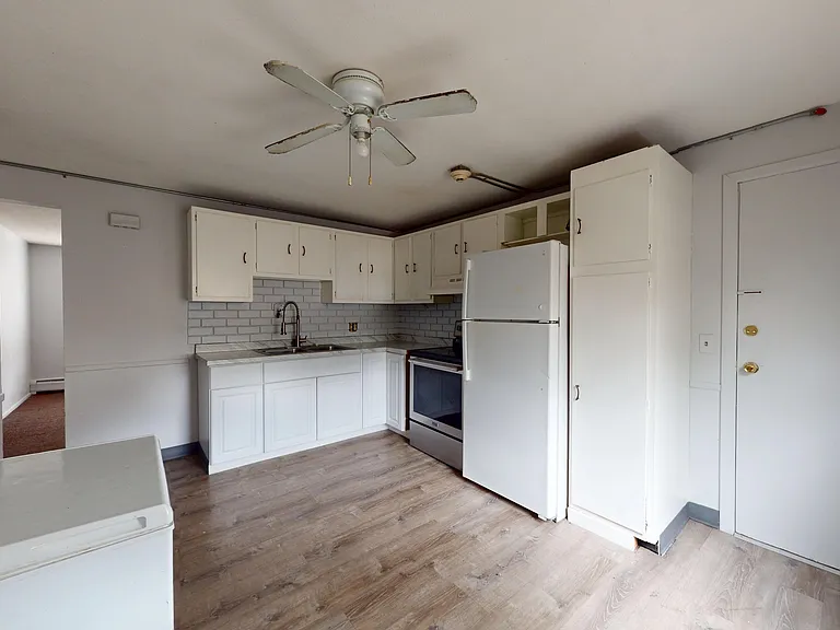 127 Trenton St #6 — Photo 2