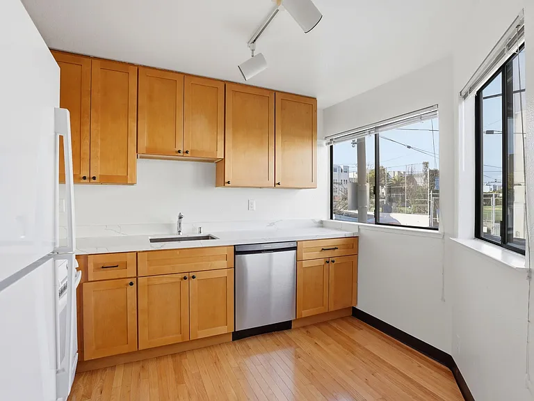 550 Church St #2 — Photo 7