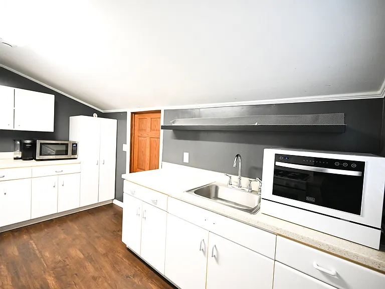 219 S 7th St — Photo 18