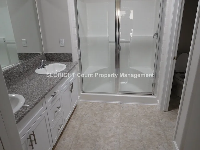 923 Humbert Ave — Photo 12
