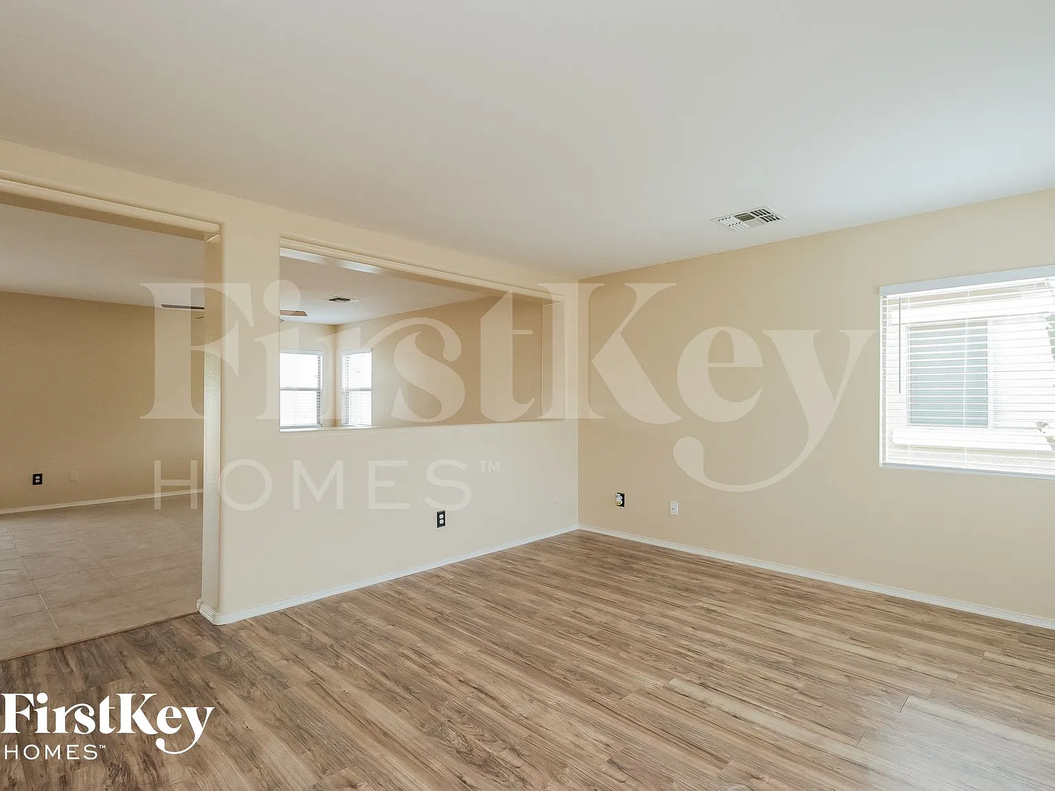 3 bed, 2.5 bath, 2071 sqft, $1,725 — Photo 2