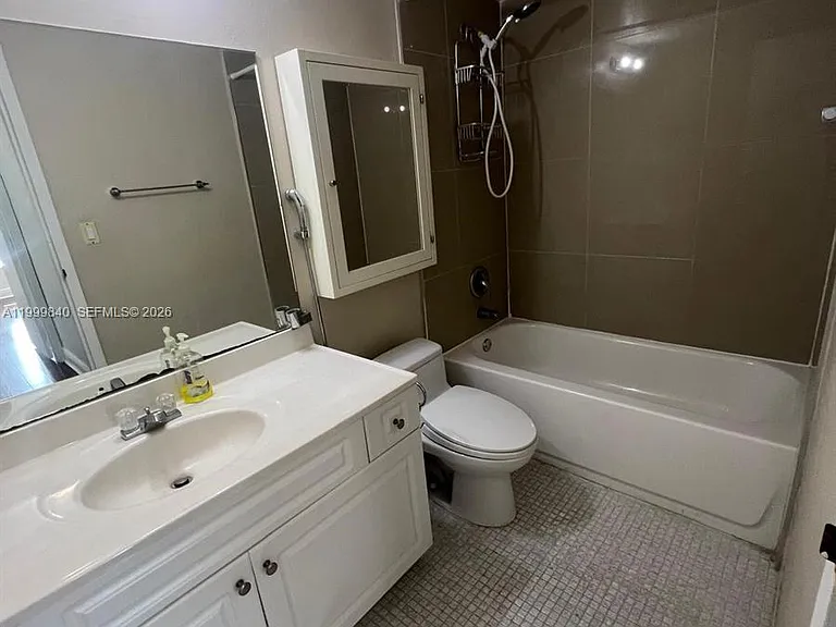 5231 Geneva Way #204 — Photo 11