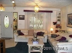 3rd image of 816 Evergreen St