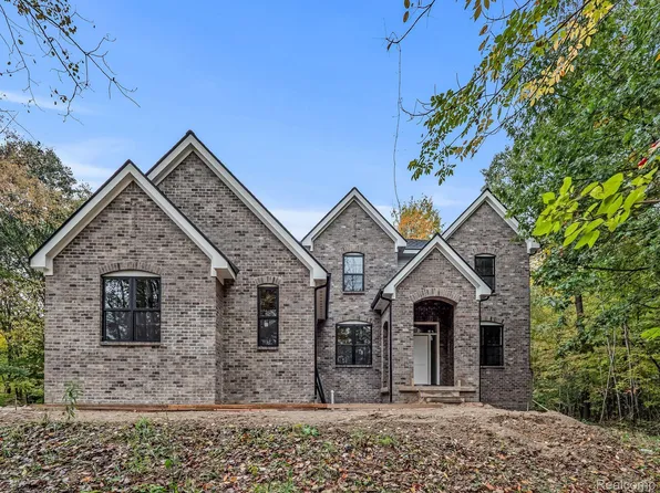 4508 Ava Ln, Clarkston, MI 48348