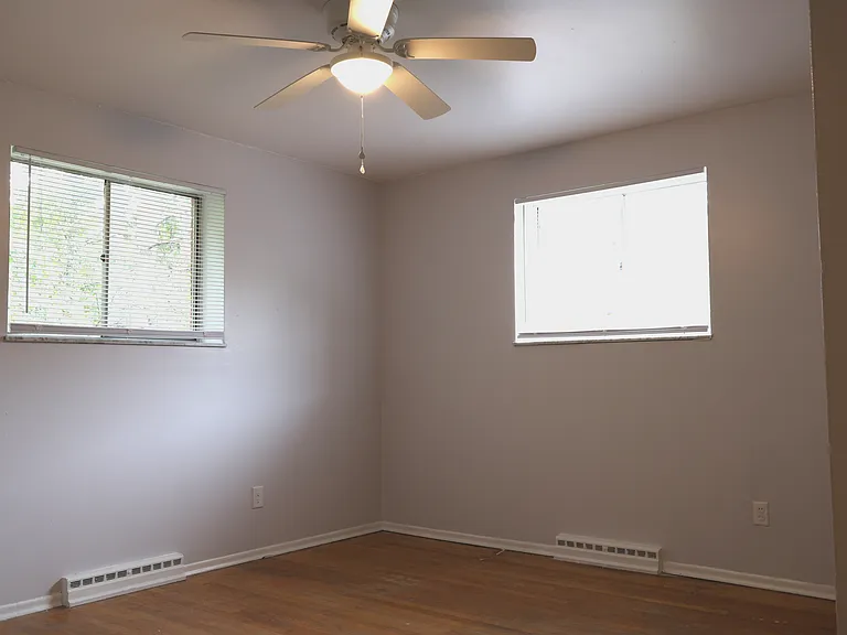 Atherton Apartments — Photo 10