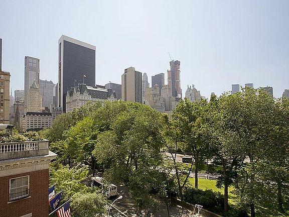 3rd image of 810 5th Ave