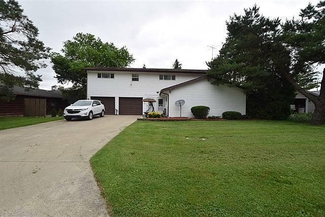1st image of 104 W Charter Dr
