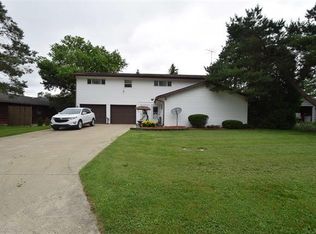 104 W Charter Dr, Muncie, IN 47303