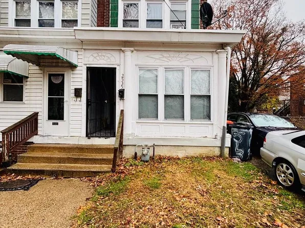 2535 Lindsay St, Chester, PA 19013