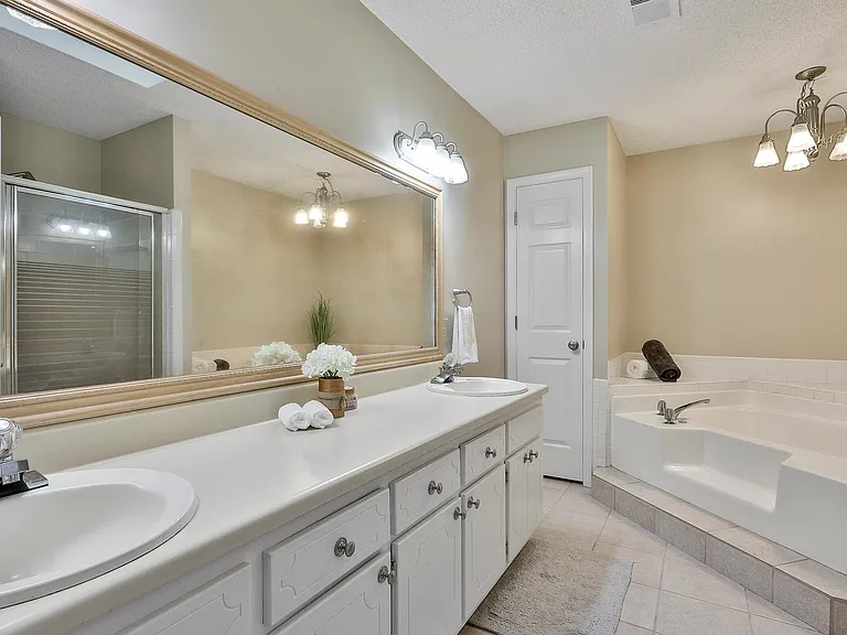 110 Hampton Woods Dr — Photo 29