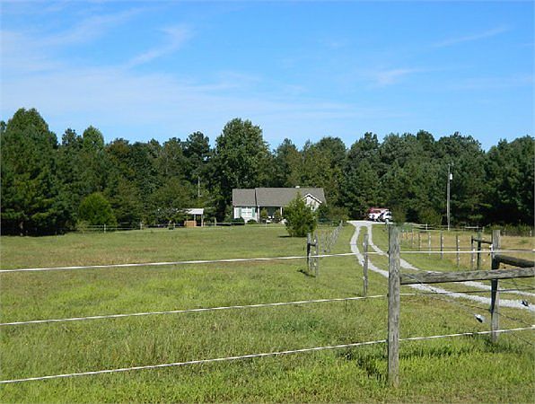2nd image of 18 Sandy Cross Rd