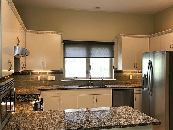 3rd image of 6413 Forest Hills Dr Unit C