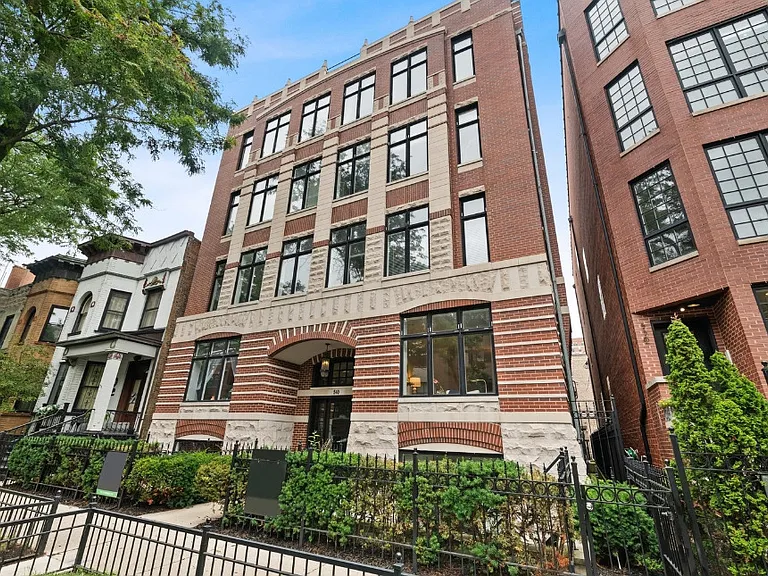540 W Oakdale Ave #2W — Photo 1