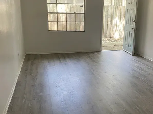 8008 N 11th St APT B, Tampa, FL 33604