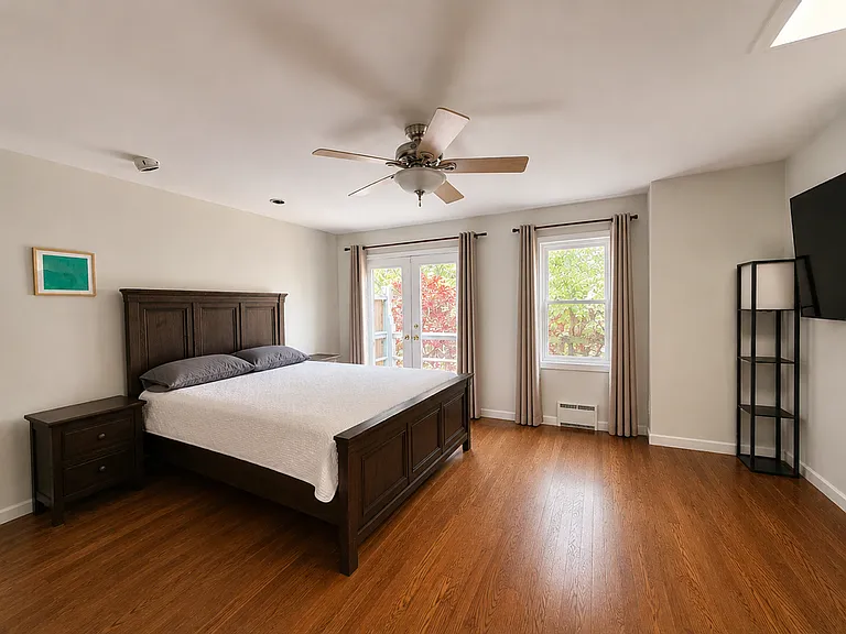 2517 Webster St — Photo 13