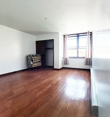 Rented by Avenues Real Estate | media 8