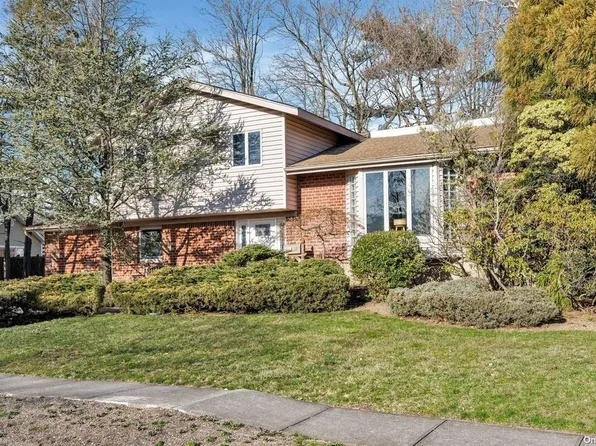 28 Madison Avenue, Jericho, NY 11753