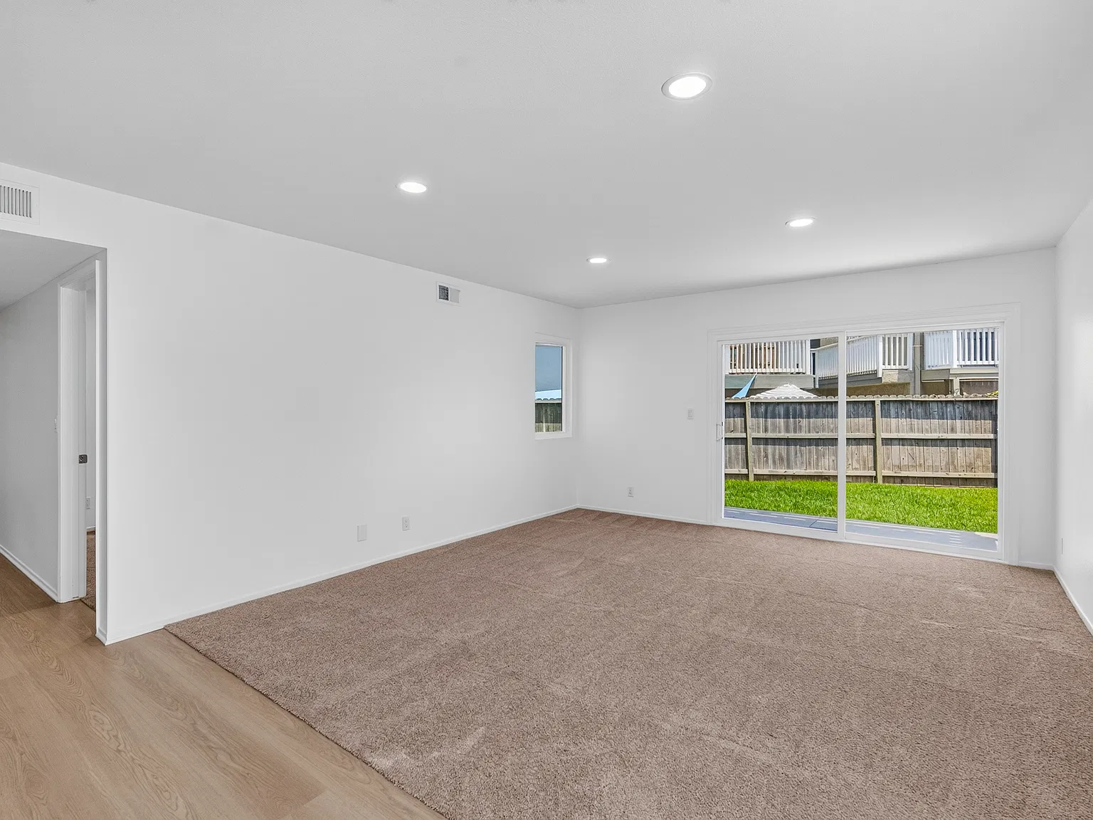 2 bed, 1140 sqft, $3,950 — Photo 4