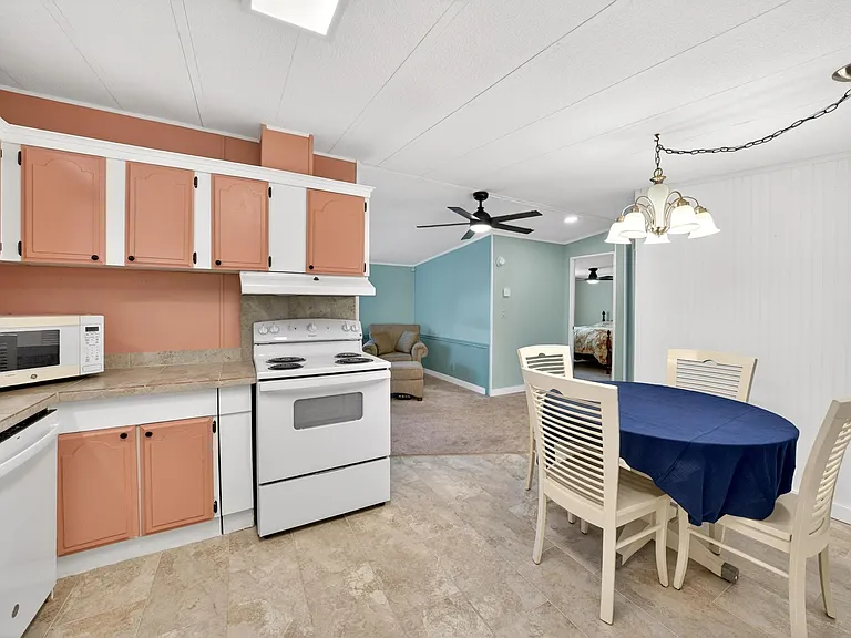 516 Jason Dr — Photo 11