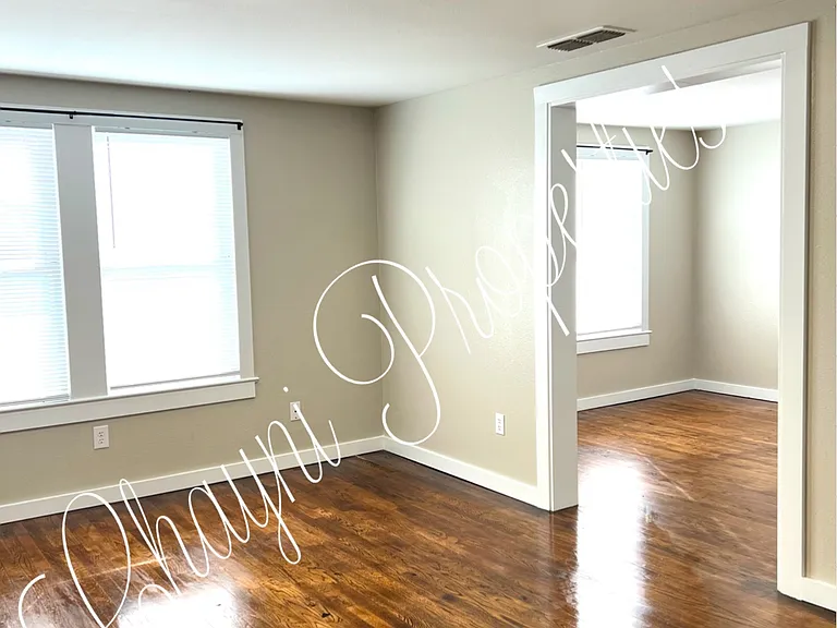 210 S Hood St — Photo 5