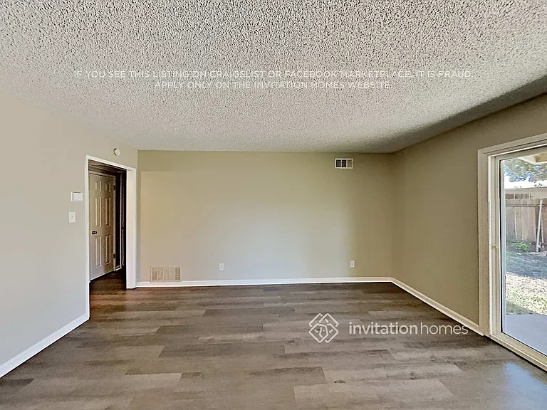 2501 Cordova Ln — Photo 4