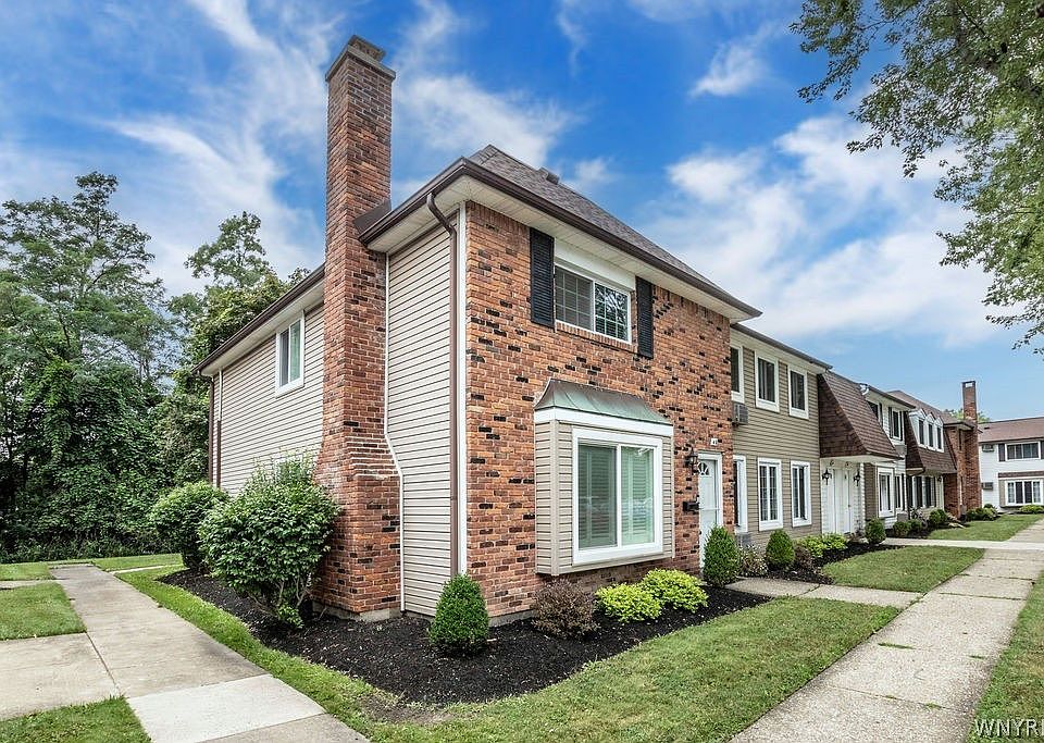 1st image of 40 Wellington Ct