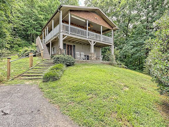 2nd image of 428 Mountain Dr N
