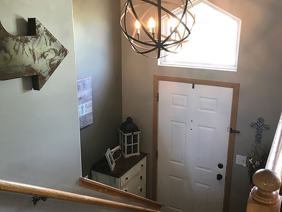 2nd image of 911 Donnie Ln