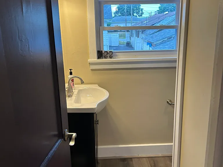 907 E Chocolate Ave #D — Photo 5