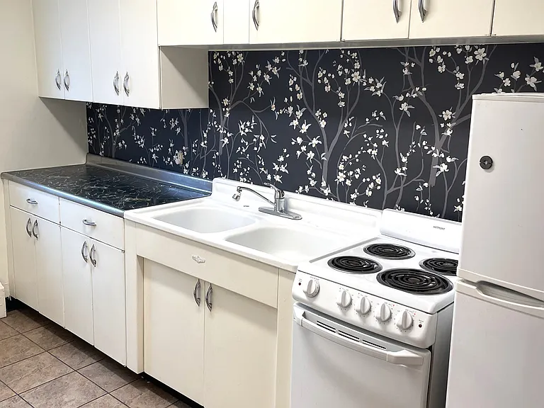 Randolph Apartments — Photo 34