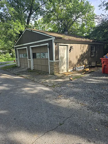 1669 Henshaw Rd Photo 1