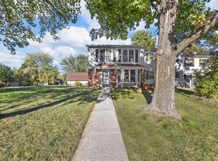 1 Coach Ct, Saint Peters, MO 63376