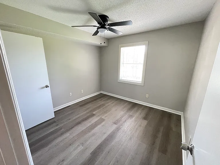 University Crossings Apartments — Photo 39