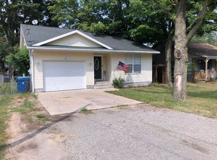 1136 E Hile Rd, Norton Shores, MI 49441