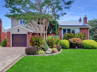 653 Edgewood Dr, Westbury, NY 11590