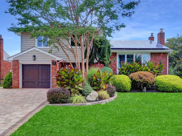 653 Edgewood Drive, Westbury, NY 11590