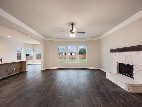 450 Hillstone DR, Midlothian, TX Living Room