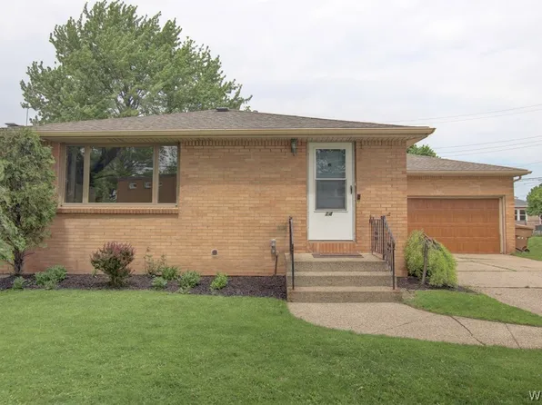 14 Lydia Ln, Cheektowaga, NY 14225