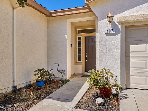 3rd image of 407 Palisades Drive