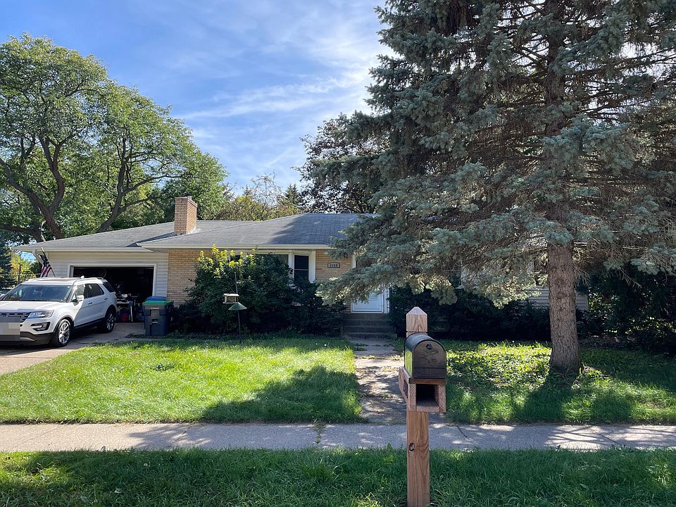 1st image of 2488 Holloway Ave E