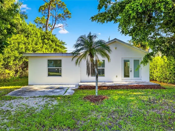 3203 Woodside Ave, Naples, FL 34112