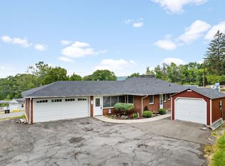 3651 Country Club Rd, Endwell, NY 13760