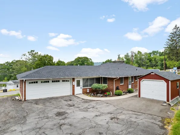 3651 Country Club Rd, Endwell, NY 13760