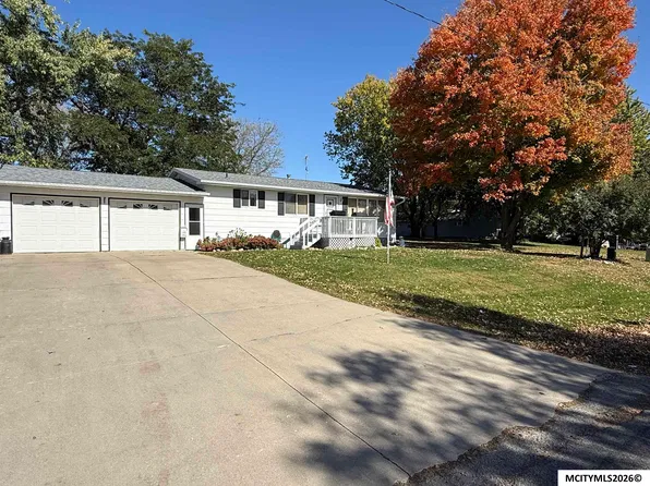 510 8th St NW, Nora Springs, IA 50458