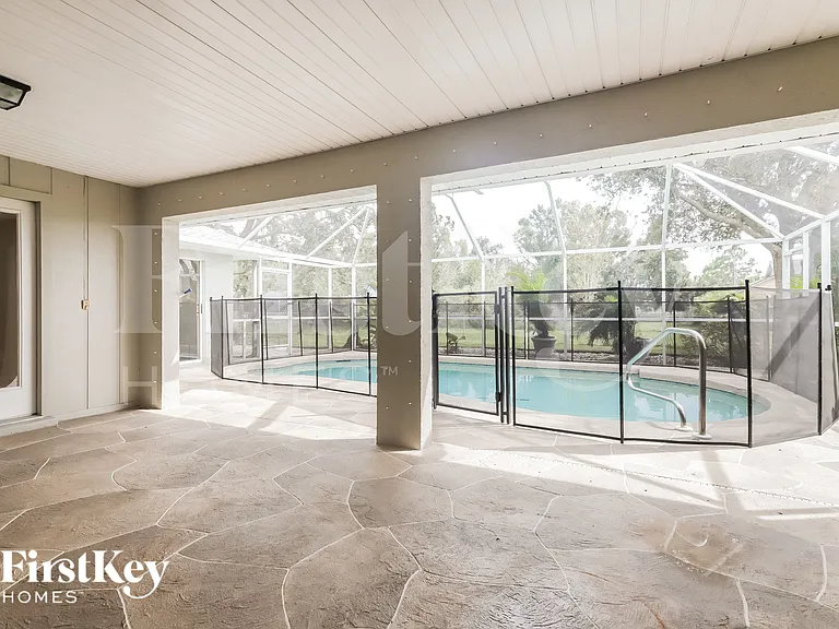 27065 Formosa Dr — Photo 16
